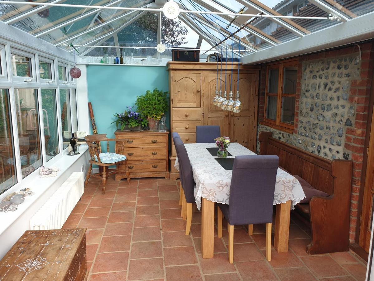 Delightful Cottage On The River Adur Close To Brighton & The Downs No Dogs Sorry Upper Beeding Extérieur photo
