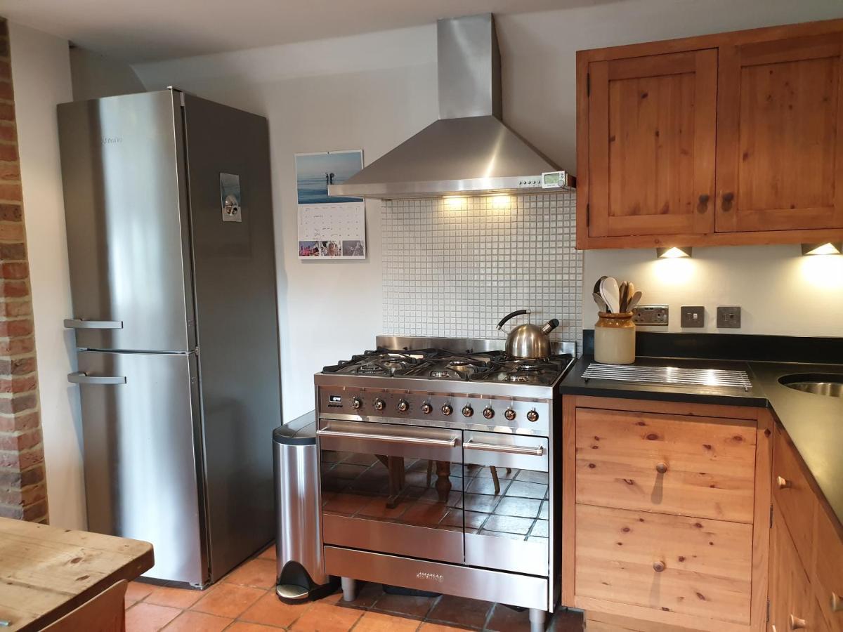 Delightful Cottage On The River Adur Close To Brighton & The Downs No Dogs Sorry Upper Beeding Extérieur photo